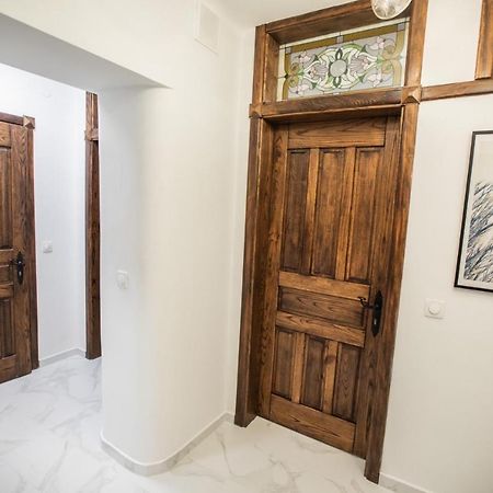 Стильна Квартира В Центрі На Площі Ринок Вулиця Галицька 9 Leópolis Exterior foto